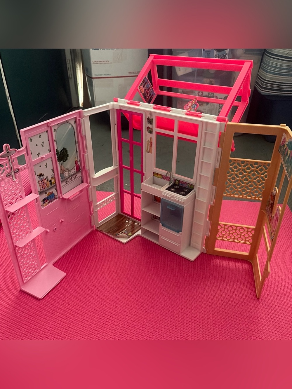 Mattel Barbie Getaway House Folding Portable Dollhouse 2 Story Playset